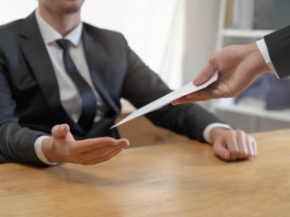 有給休暇の申請で必ず「理由」を聞かれます…会社に伝える必要はあるのでしょうか？