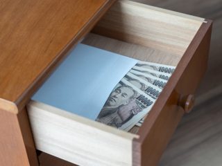 キャッシュレス時代でタンス預金をする人が減少!? それでもタンス預金をする理由とは？