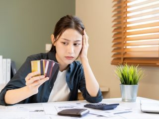 クレカの「引き落とし額」が多すぎる！ もしかして詐欺？ →明細を見るとすべて自分で使ってた！ どうすれば節約できる？