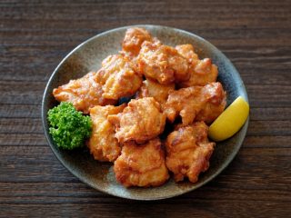 子どもと夫が毎日「揚げ物」を食べたがります…。電気フライヤーを使うと「電気代」は月いくらになりますか？