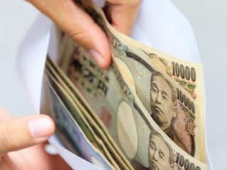 実家暮らしは「甘え」ですか？ 毎月5万円入れていますが、職場の人に「自立してない」と言われました。みんなそう思うのでしょうか？