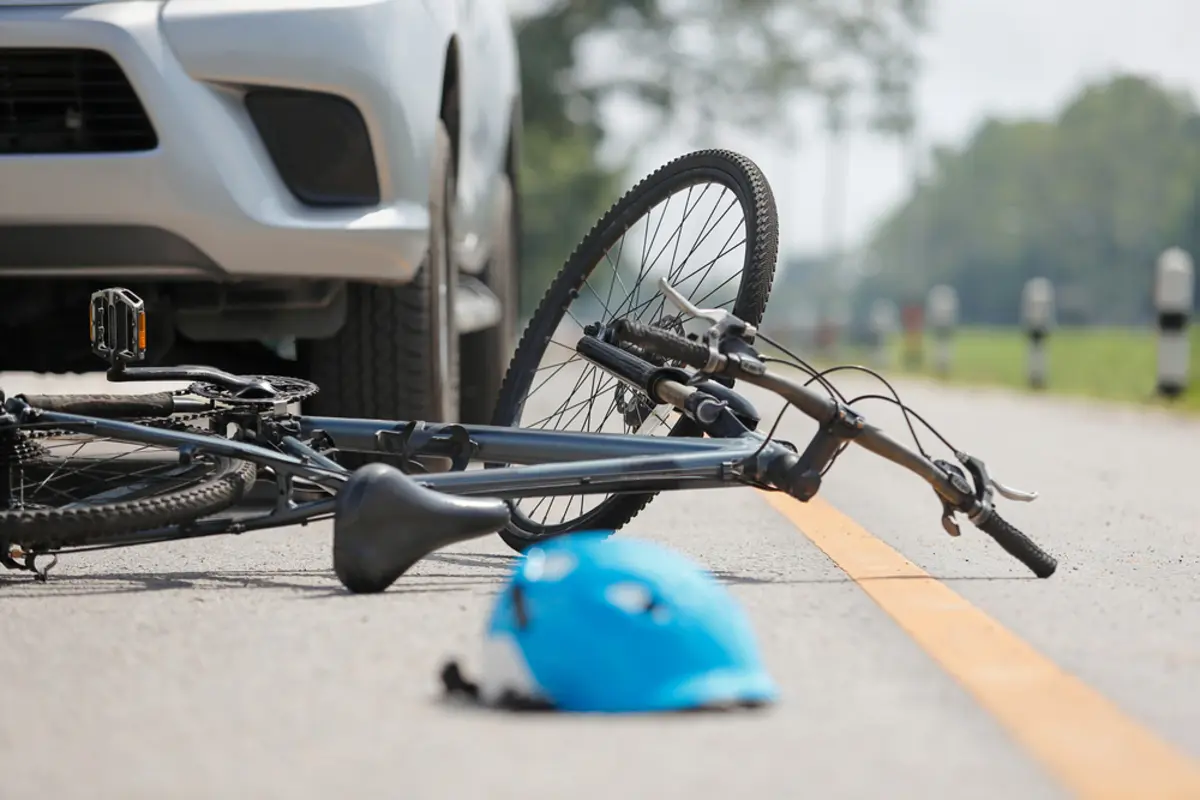 中学生の息子が母の電動アシスト自転車を運転中に事故！　保険未加入……どうすれば？