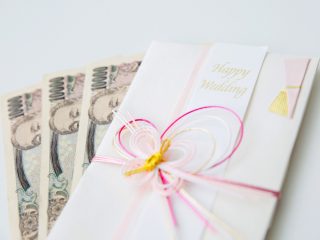 後輩の結婚で上司よりも多く結婚祝いを渡してしまいました…。マナー違反だったでしょうか？