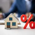 住宅ローン金利が「1％超」に!? すでに借りている人に影響はある？ 金利タイプ別に今後の動きを予想