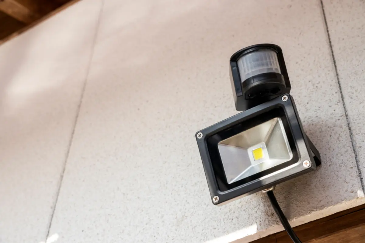 自動で点灯・消灯する人感センサーライトは電気代が高いというイメージですが、節電になるって本当でしょうか？