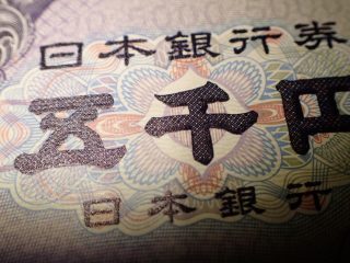 23歳から65歳まで、毎月「5000円」貯金したらどうなる？