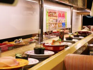 【50代の妄想】毎週末外食するなら「寿司」と「焼肉」どちらがいいか？費用と身体の都合を考えてみた