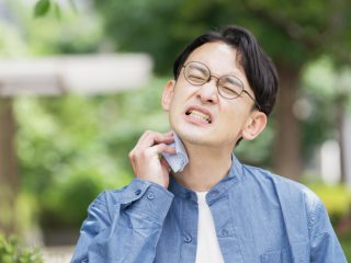 夫が汗をかくたびになぜか「ティッシュ」を使います。タオルと比較してどれだけムダが教えたいです。