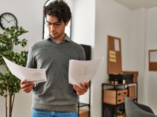 日本年金機構から「届出はお済みですか」の通知が届きました。会社員で年金には加入しているので、無視しても問題ないでしょうか？