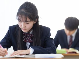 子ども4人を幼稚園から大学まで「公立校」に通わせるのと「私立校」に通わせるのとでは、約6000万円の差がある！？