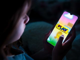 子どもがゲームで成人だと、うそを入力して課金してしまった……どうしたらいい？