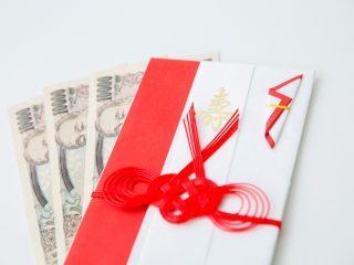 友人の結婚式が「3回連続」であります。出席したいですが、ご祝儀「計9万円」はしんどいので、少なくしても問題ないでしょうか？