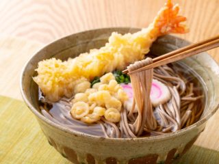 昼食は毎日会社近くの「そば」を食べています。麺類はコスパや栄養面はよいのでしょうか？