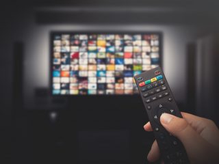 実家を離れて一人暮らしを始めました。「NHK受信契約」はいつまでにしないといけないでしょうか？