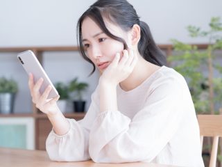 新型iPhoneを購入したいのですが、「お酒」と「お菓子」をどれくらい我慢したら一括で購入できますか？