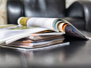 「週刊誌」を毎月4冊購入していますが、1年間でどれくらいのお金を使っているのか気になります…。