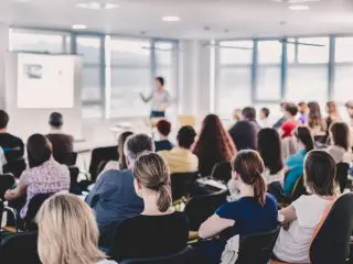 仕事後の「社内勉強会」は残業が出ないので出席したくありません！ 会社に「支払い義務」はないのでしょうか？