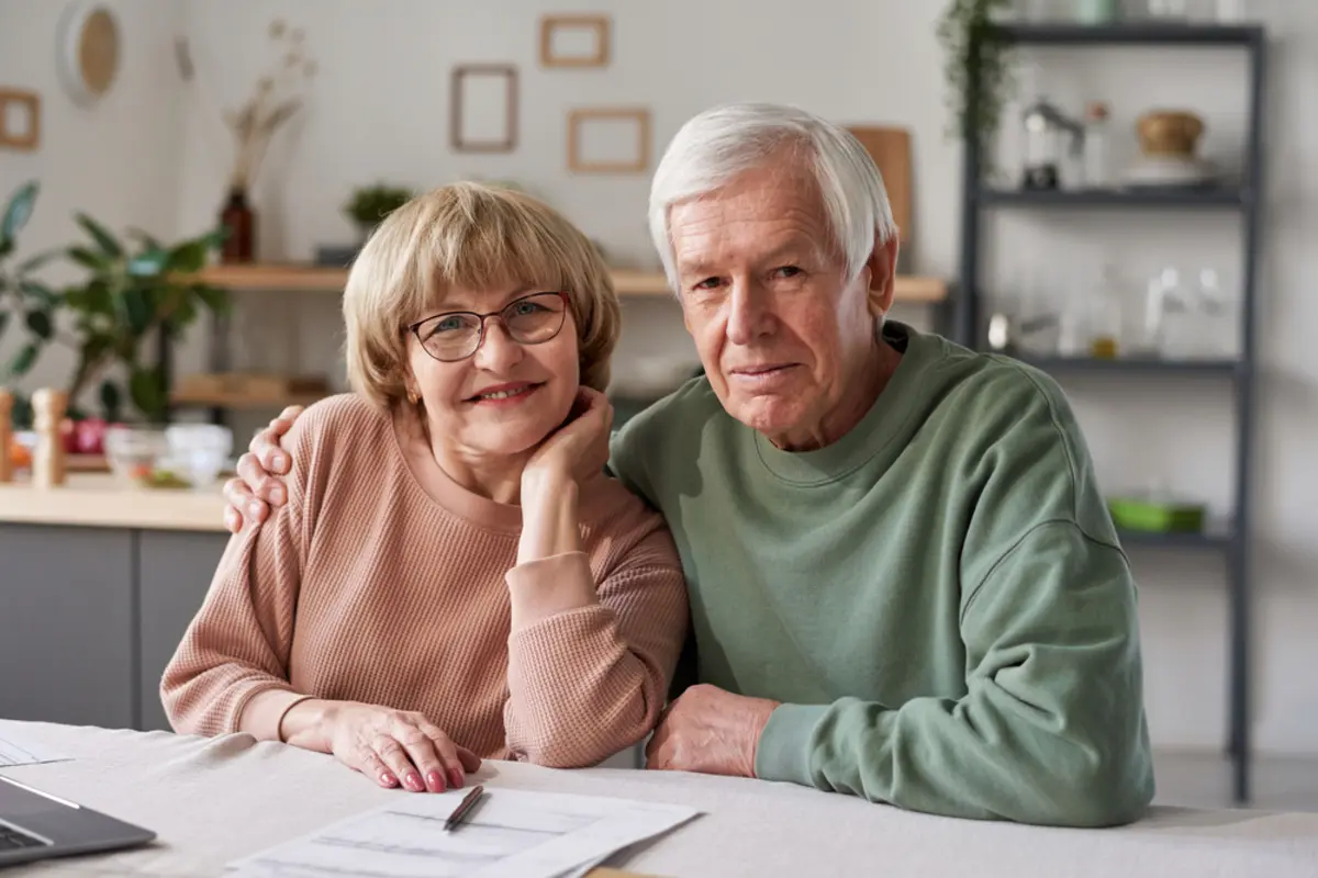 世帯年収1500万円の「公務員」夫婦は、年金と退職金だけで老後に「余裕な暮らし」ができる？