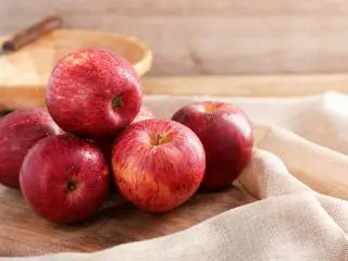 「りんご」を買ったらスカスカで損した気分です…せっかく買うならおいしいものが良いのですが、どうすれば見分けられますか？