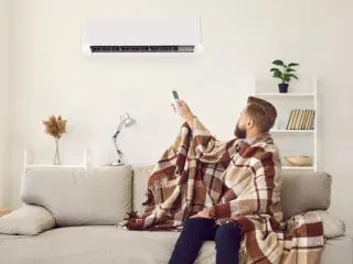 暖房の節約推奨温度「20度」では寒い…！節約しながら部屋を暖める方法はある？