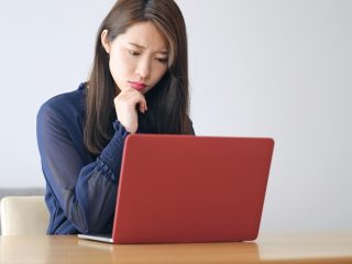 派遣社員に「ボーナス」が出ないのって違法ではありませんか？ 仕事内容は同じなのに納得できません…