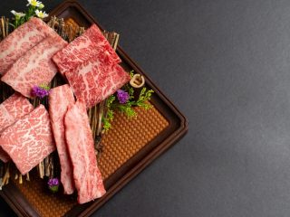 「黒毛和牛上塩タン焼680円」は令和では安すぎる？ 2023年に「680円」で食べられるものとは？ 物価・賃金も比較