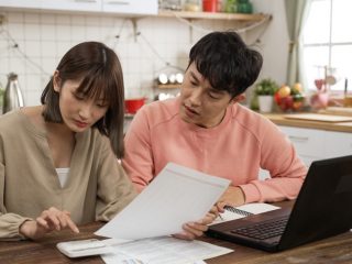 30～50代の「平均貯蓄額」は？家計管理でおこづかいの決定権を握っているのは夫？それとも妻？