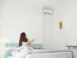 就寝時、エアコンを消すだけで「電気代」はいくら節約できる？