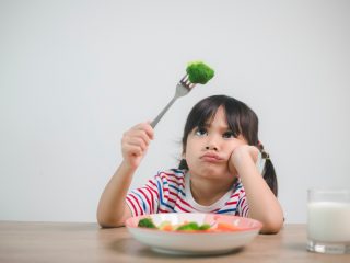 節約してるつもりが、子どもの好き嫌いで食材が無駄に…。どんな考えで献立を考えればいいのでしょうか。