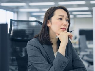 入社10年目ですが、いまだに「ボーナス」をもらったことがありません。「ボーナスなし」の会社ってわりと多いのでしょうか？ 平均額はどのくらいですか？