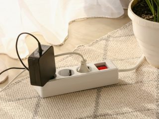 ホットカーペットは電気代が高いイメージです。こたつに変えたほうがいいですか？