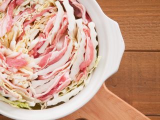 1人暮らしで冬は毎日「鍋」ばかり食べています。白菜と豚肉メインですが、栄養的に問題ないでしょうか？