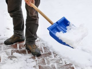 シーズン中は格安で「5回」除雪するという業者。前払いしたのに1回しか除雪されず…。泣き寝入りするしかないですか？