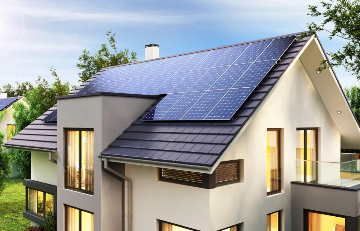 新しく建てた家には「太陽光パネル」の設置が義務化されるってホント？