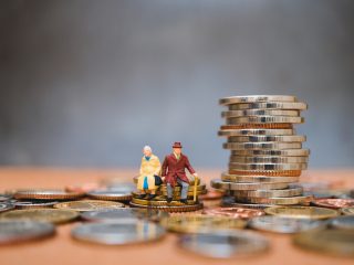 【現実直視】稼ぎがないので、正直「年金」に期待していません。年金受給の「最低額」だけ知りたいです……。