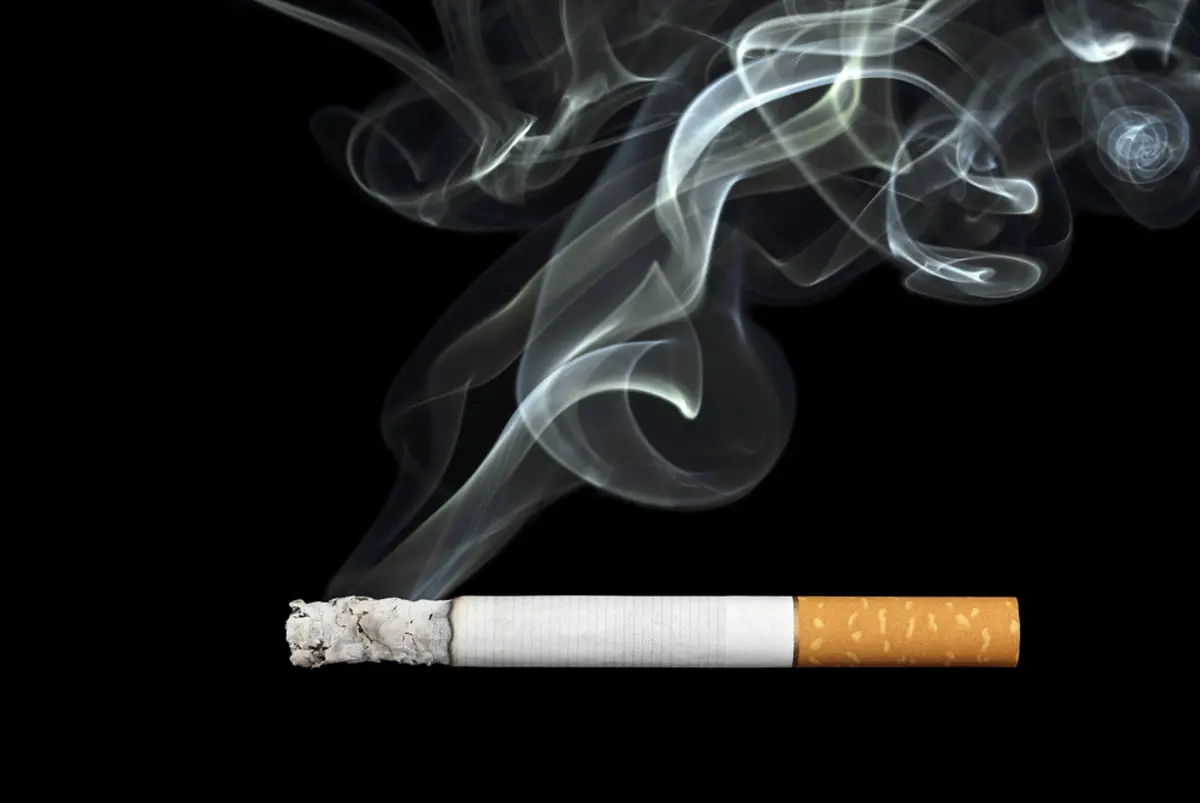「紙タバコ」vs「電子タバコ」どっちがコスパ良し？ 健康のためには電子のほうがいいの？ それぞれのメリット・デメリットも比較