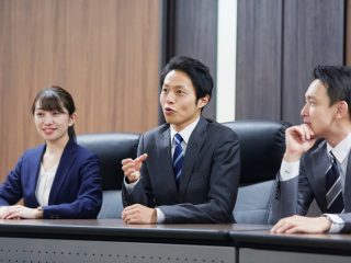 公務員の「退職金」は民間企業より多くてズルい？ 60歳まで働くといくらもらえるの？「国家公務員」「地方公務員」の金額を比較