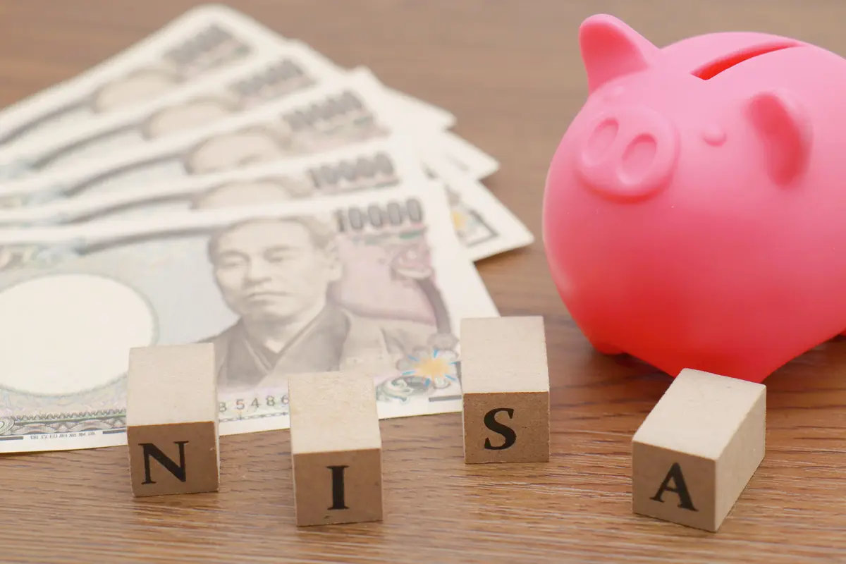 老後が不安で、最近「NISA」が気になっています。「月1万円」でも大丈夫でしょうか？ 手取りが少なくあまり投資できません…