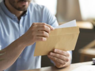 年金事務所から届く封筒にはどんな種類がある？見逃してはいけないものはどれ？