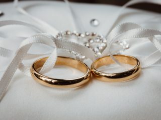 将来お金持ちと結婚したいです。今のお金持ちの「基準」となる年収はいくらくらいですか？