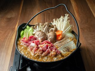 寒い日が続くので、週に2回は「鍋料理」を作って食べています。「カセットコンロ」はコスパが悪いと聞きますが「卓上IH」にするべきですか？