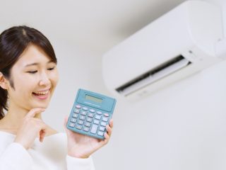 土日は「エアコン」をつけっぱなし！「48時間」で電気代はどれくらいになる？ 金額を試算してみた