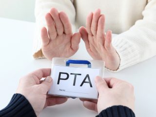 ママ友に「お金の無駄だしPTA会費は払ってない」と言われましたが、みんな平等に払うものではないんですか？