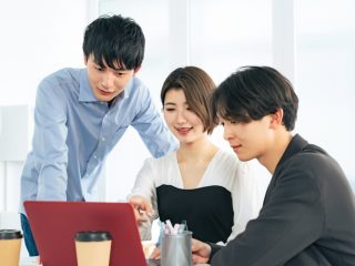 今の20代「Z世代」は残業時間をどう捉えているか「古いと感じる仕事の価値観」とは？