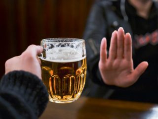 会社の「飲み会」を強制されます。もう令和ですし、断ってもいいですか？