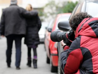 芸能人には「プライバシー」がないのでしょうか？ パパラッチが「賠償金」を支払ったケースを知らないのですが……。