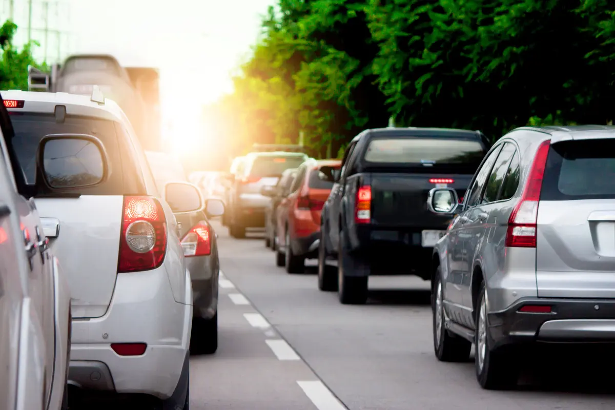 【ガソリン代比較】60キロメートルの距離を走行する場合、一般道と高速道路ではどちらがガソリン代を浮かせられる？