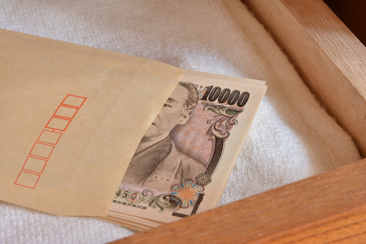 「タンス預金」はいくらまでなら問題ない？税金の「申告」ってしないとダメなの？