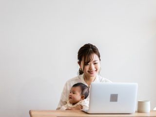 子どもがまだ小さいため、在宅の「データ入力」に興味があります。どれくらい稼げますか？