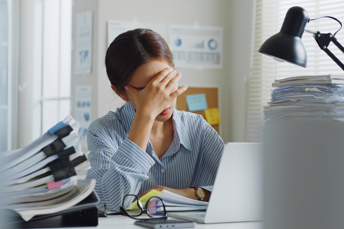 うちの会社は1日「30分未満」の残業代は出ません。これって適法ですか？ たぶん1ヶ月で「1万円」くらいになるのですが、請求はできないのでしょうか…？
